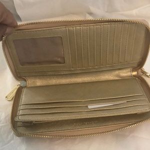 Authentic Michael Kors wristlet!